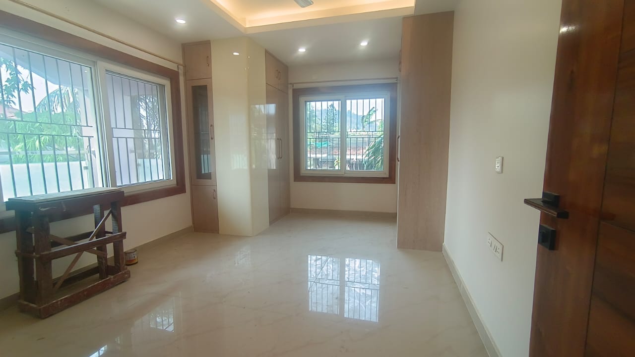 Semi Furnished 3bhk in BT College Rd, Lachit Nagar, Guwahati, Assam, India for Rent